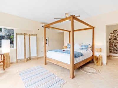 Luxury Villa Photo #35