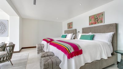 Luxury Villa Photo #35