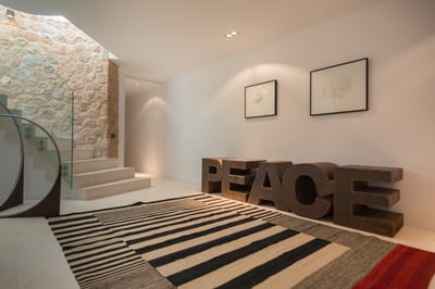 Luxury Villa Photo #18