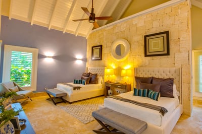 Luxury Villa Photo #28