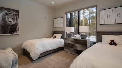Twin suite on lower level