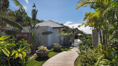 Luxury Villa Photo #4