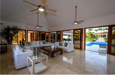 Luxury Villa Photo #12