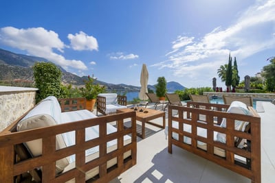 Luxury Villa Photo #14