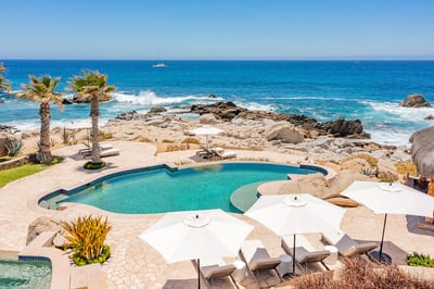 Luxury Villa Photo #4