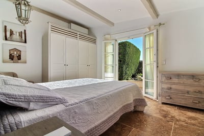 Luxury Villa Photo #18