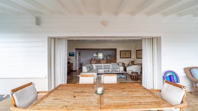 Luxury Villa Photo #25