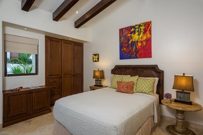 Luxury Villa Photo #24