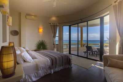 Luxury Villa Photo #31