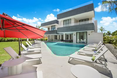 Luxury Villa Photo #4