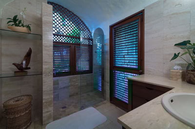 Luxury Villa Photo #20
