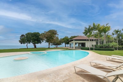 Luxury Villa Photo #11