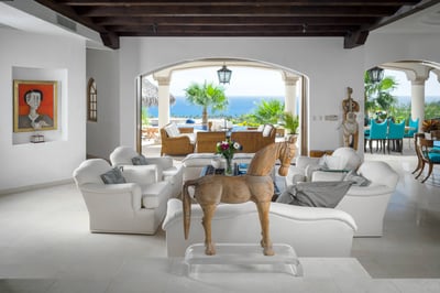 Luxury Villa Photo #15