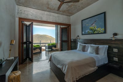 Luxury Villa Photo #18