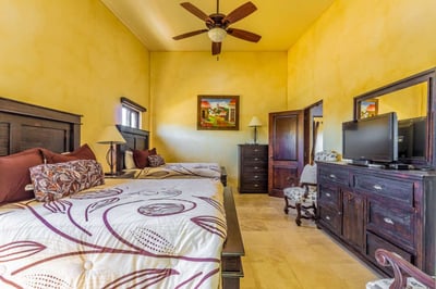 Luxury Villa Photo #34