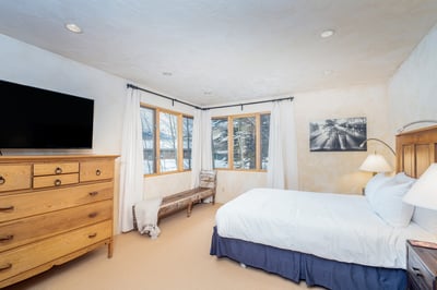 Luxury Villa Photo #23