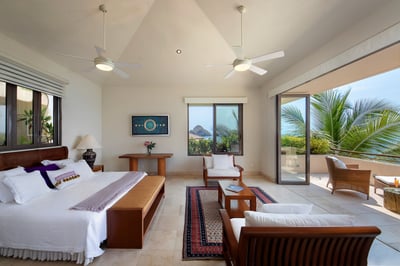 Luxury Villa Photo #28
