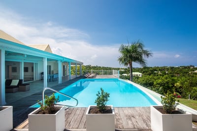 Luxury Villa Photo #4