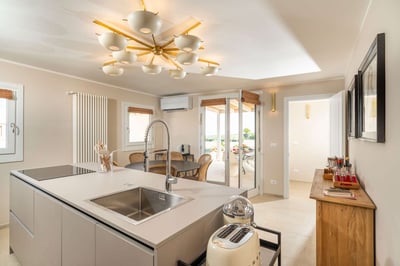 Luxury Villa Photo #21