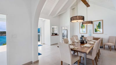 Luxury Villa Photo #16