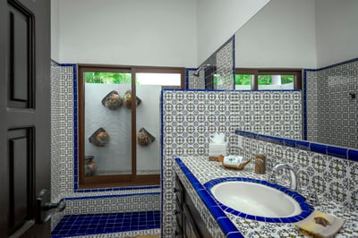 Luxury Villa Photo #34