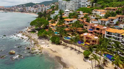 Luxury Villa Photo #3