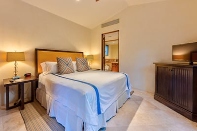 Luxury Villa Photo #24