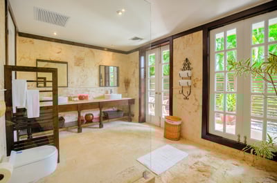 Luxury Villa Photo #37