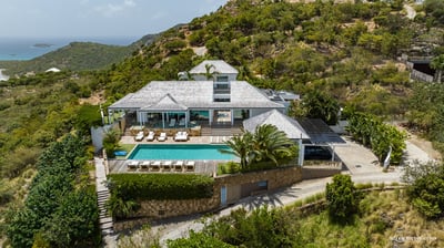 Luxury Villa Photo #3