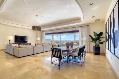 Luxury Villa Photo #25