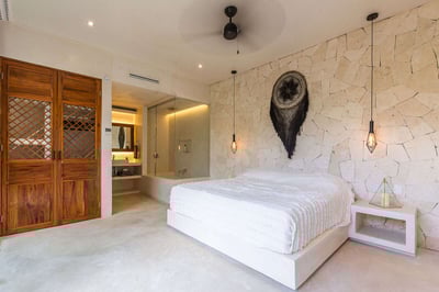 Luxury Villa Photo #11