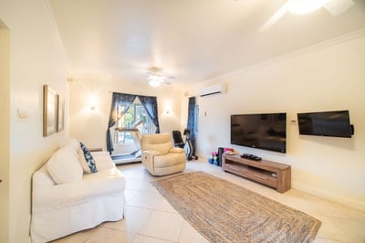Luxury Villa Photo #11