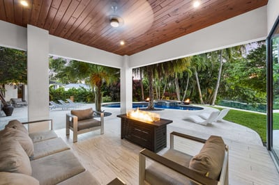 Luxury Villa Photo #15