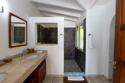 Luxury Villa Photo #30