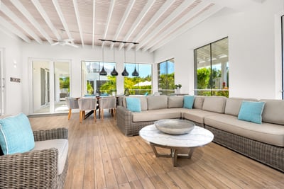 Luxury Villa Photo #9