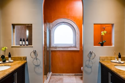 Luxury Villa Photo #18