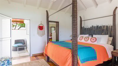 Bedroom 5: King-size bed, air conditioning, HD-TV, Apple TV, Dish Network, ceiling fan, safe. Ensuit