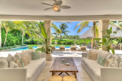 Luxury Villa Photo #11
