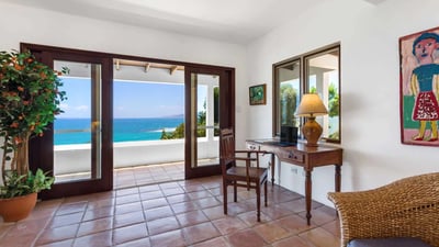Luxury Villa Photo #22