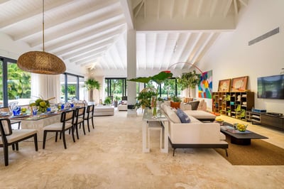 Luxury Villa Photo #18