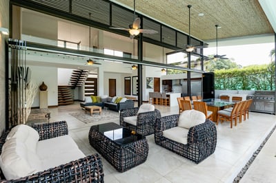 Luxury Villa Photo #2