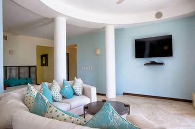 Luxury Villa Photo #9