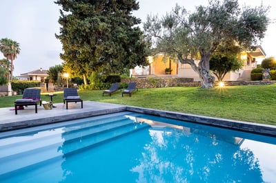 Luxury Villa Photo #5