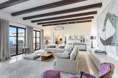 Luxury Villa Photo #22