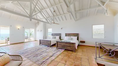 Luxury Villa Photo #29