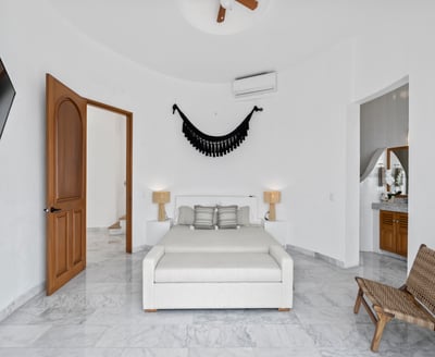 Luxury Villa Photo #82