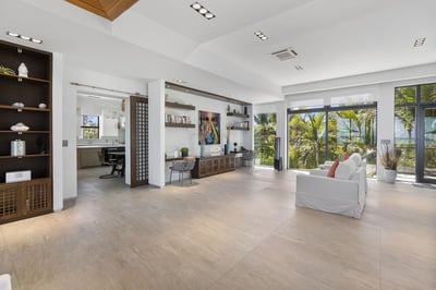 Luxury Villa Photo #19
