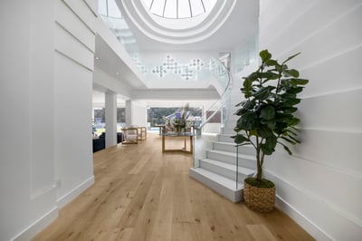 Luxury Villa Photo #13