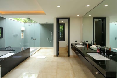Luxury Villa Photo #36
