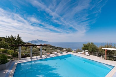 Luxury Villa Photo #4